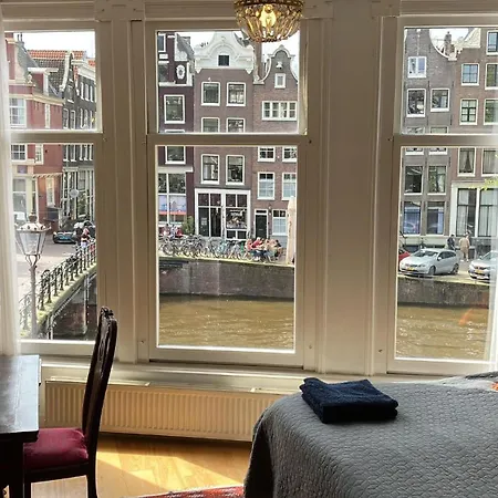 Canal View * 암스테르담